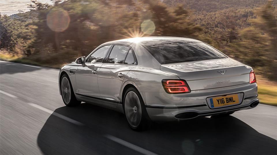 نسخه بلک‌لاین از بنتلی فلایینگ اسپور